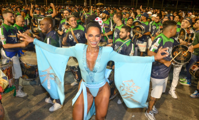 Rainha de bateria da Vila Maria, Savia David surge como ‘gueixa’ em ensaio de Carnaval e fala de preparação