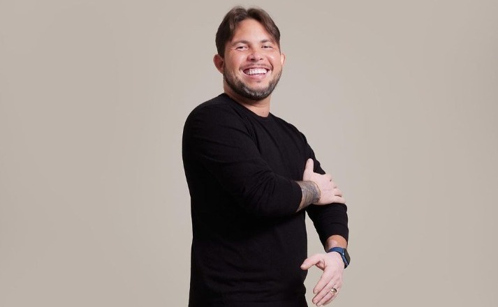 Conheça Leandro Santos, empresário que já fez parcerias com GKAY e Tirullipa