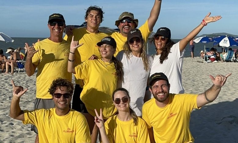 Equipe Florence Brasil e Parley Brasil na Praia de Jurerê Internacional (Imagem: Divulgação)