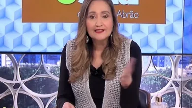 74a5a327 sonia abrao leva tombo em programa e gera tensao ao vivo