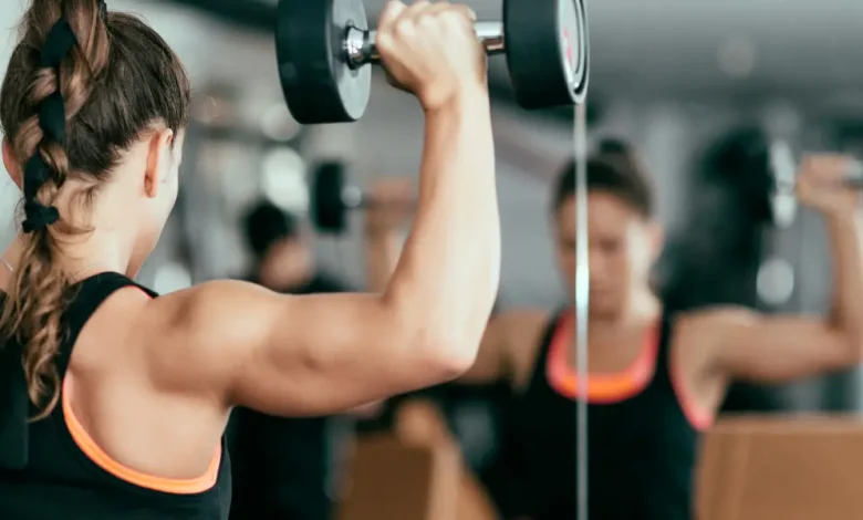 Pode fazer musculação com dor no ombro