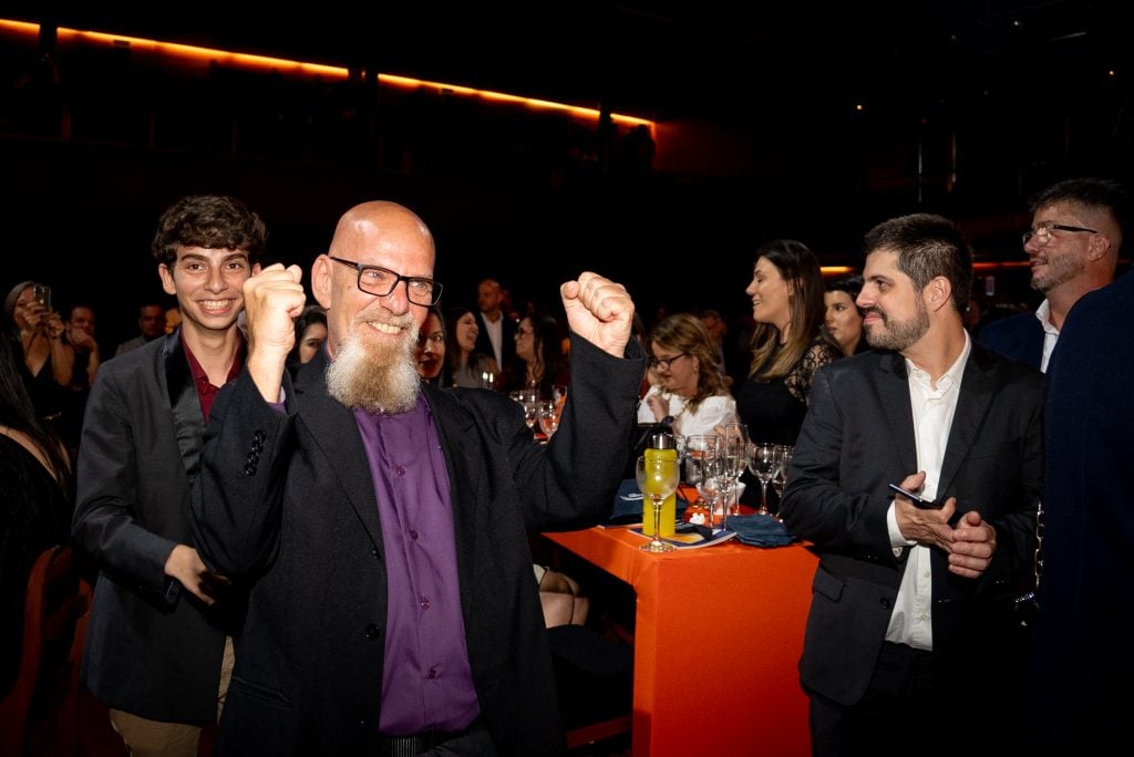 Sidnei Schames e David Schames pai e filho idealizadores do Festival de Cinema Acessivel Kids recebem a noticia de que a Som da Luz ganhou a Distincao Ouro credito da foto para Jonatas Garcia