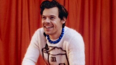 Harry Styles aposta em colares artesanais e faz sucesso. Foto: Reprodução.