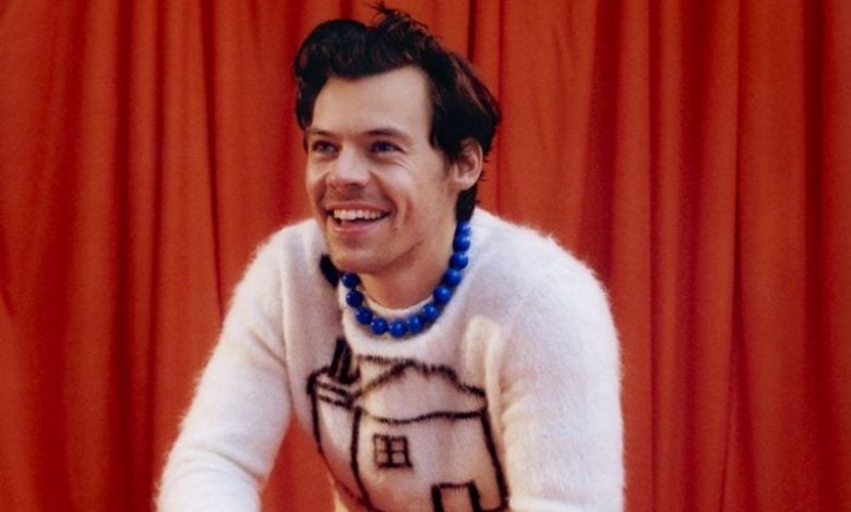 Harry Styles aposta em colares artesanais e faz sucesso. Foto: Reprodução.