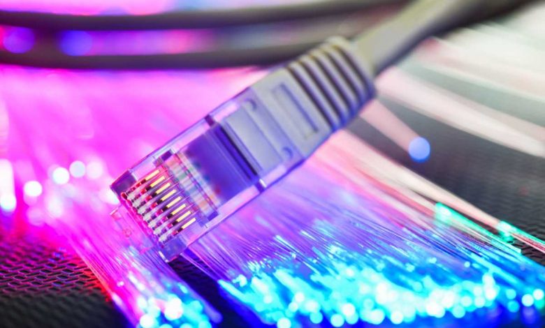 A expansão da fibra ótica e o papel das operadoras no cenário digital