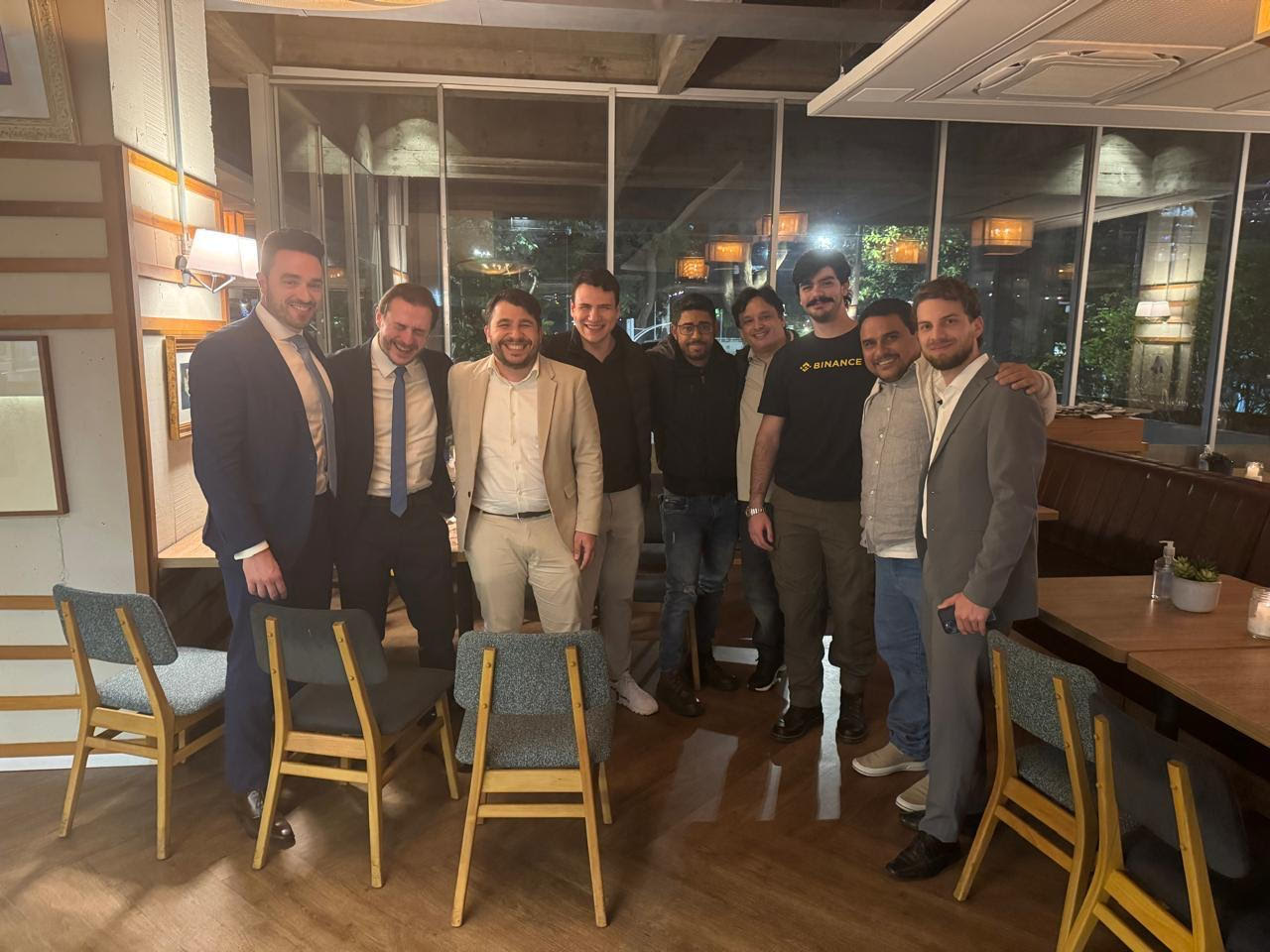 Lutz Brito, com banqueiros e dono de Forex, prova que a FX4 Agro se consolidou como referência em gestão e performance no agronegócio.