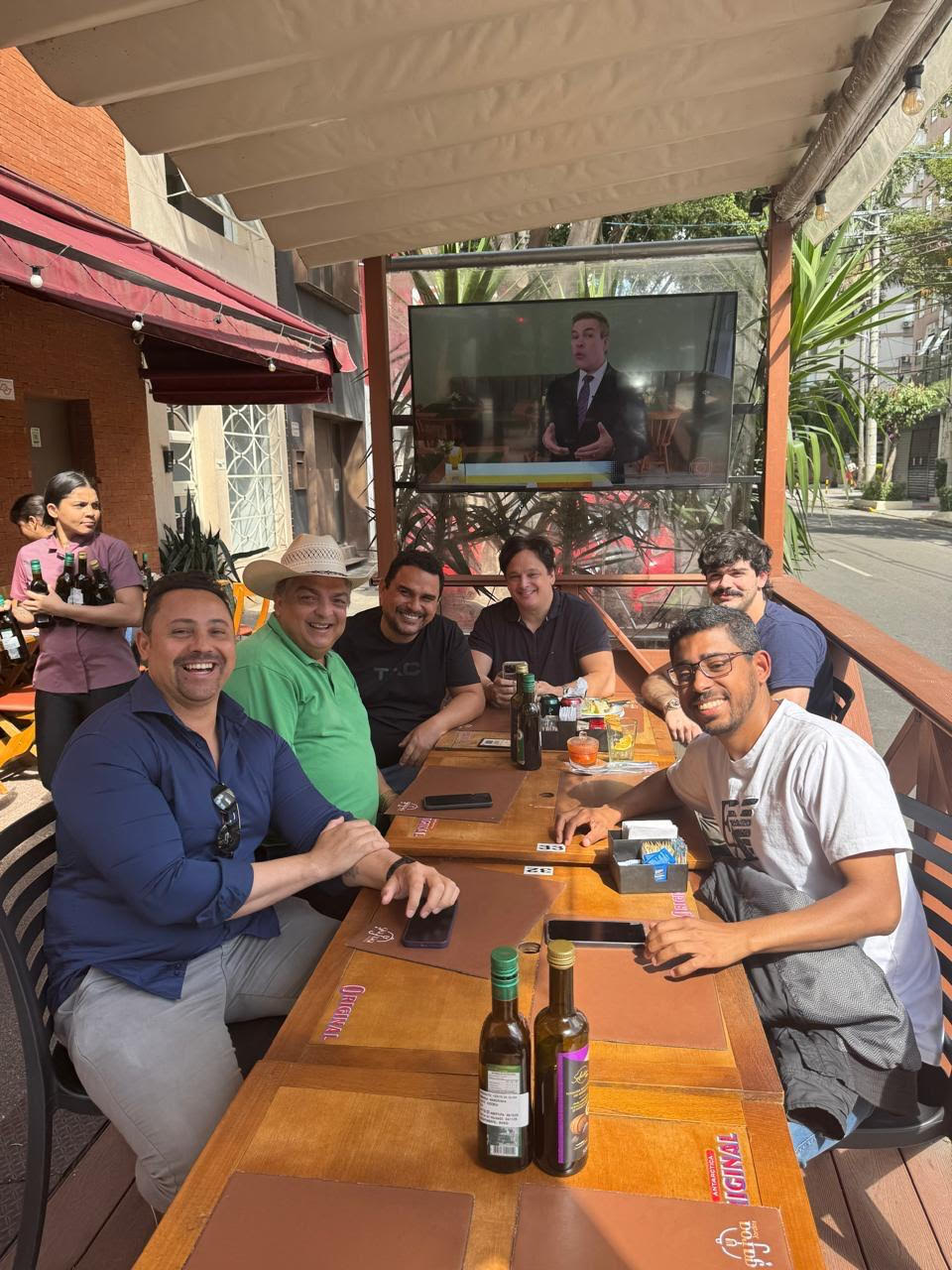 Vereador de São Paulo, Zé Turin e Lutz Brito, em momentos de descontração marcaram as celebrações, reforçando laços pessoais e profissionais.